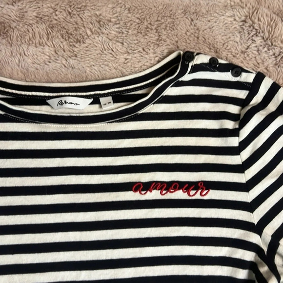 Cute striped tee with embroidered “amour” in red - Picture 2 of 6
